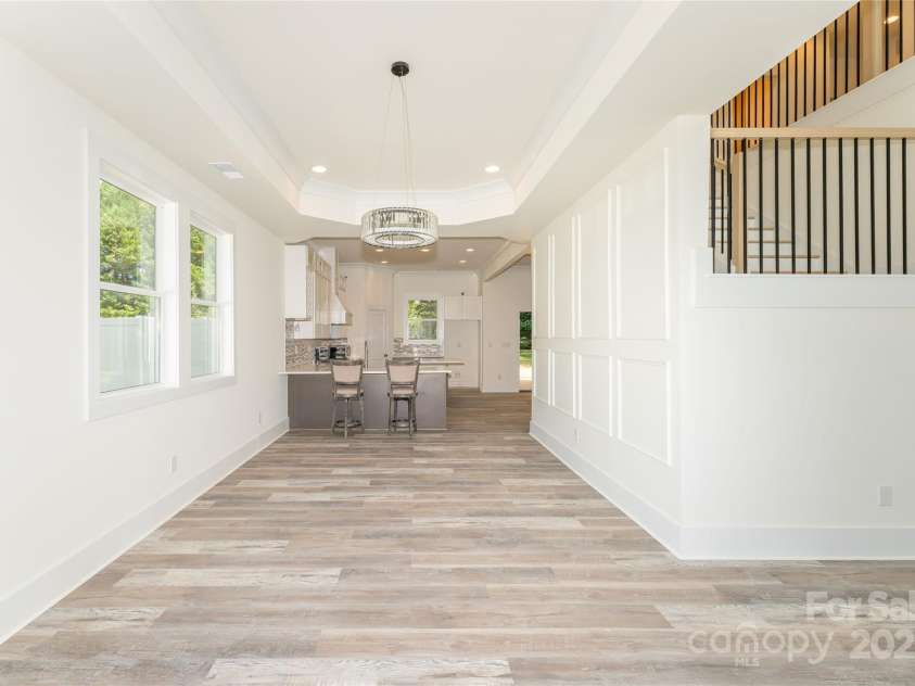 9818 Hood Road, Charlotte, NC 28215.  MLS# CAR4299430, YatesRealty ID 5545. 