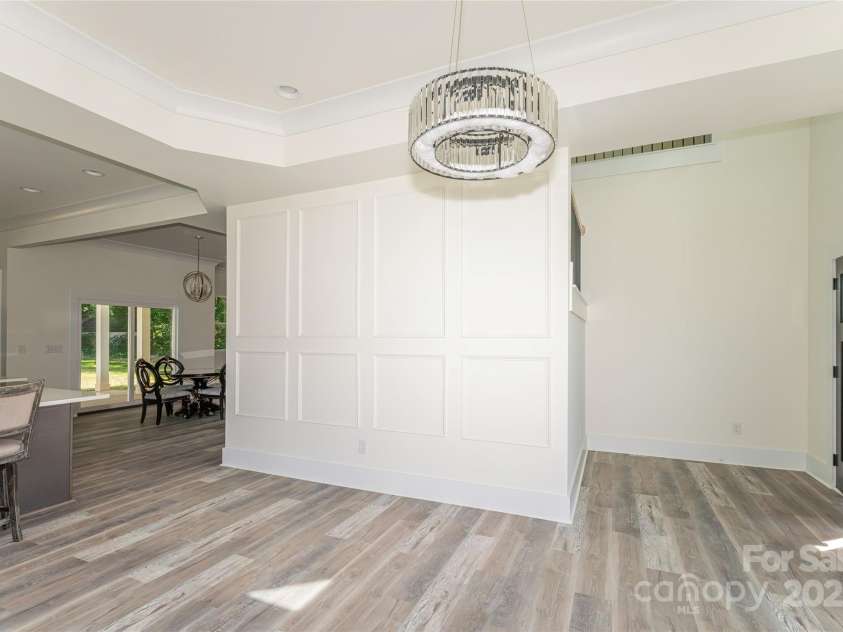 9818 Hood Road, Charlotte, NC 28215.  MLS# CAR4299430, YatesRealty ID 5545. 