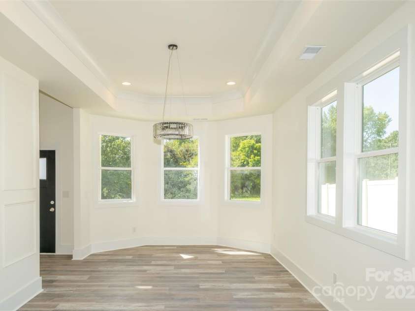 9818 Hood Road, Charlotte, NC 28215.  MLS# CAR4299430, YatesRealty ID 5545. 