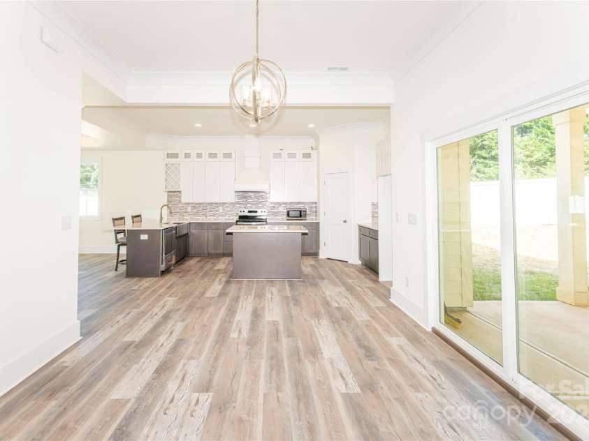 9818 Hood Road, Charlotte, NC 28215.  MLS# CAR4299430, YatesRealty ID 5545. 