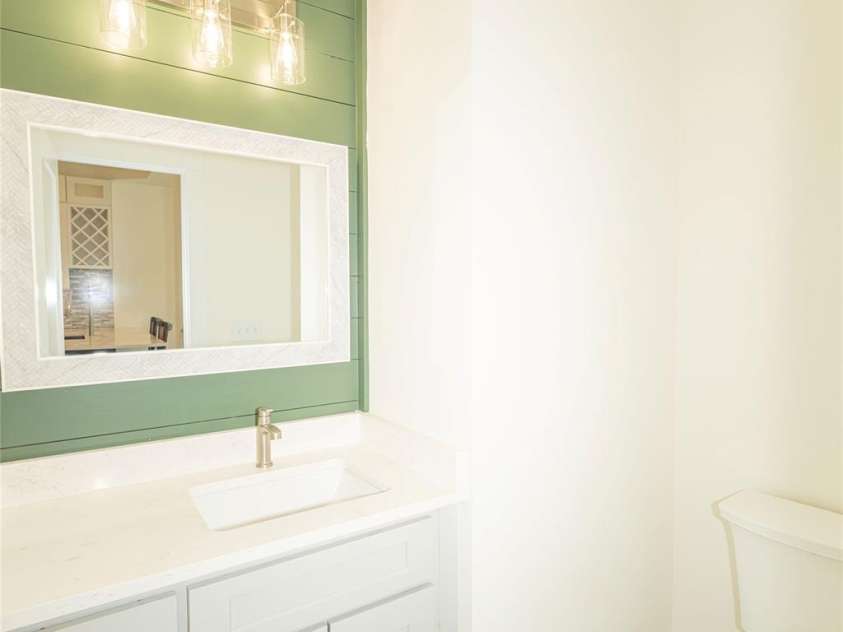 9818 Hood Road, Charlotte, NC 28215.  MLS# CAR4299430, YatesRealty ID 5545. 