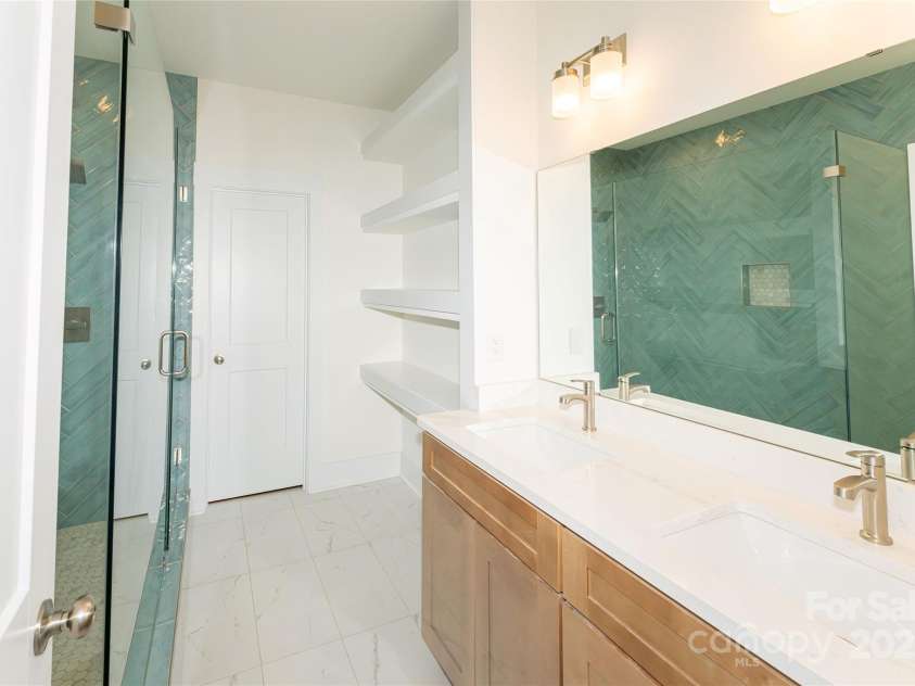9818 Hood Road, Charlotte, NC 28215.  MLS# CAR4299430, YatesRealty ID 5545. 