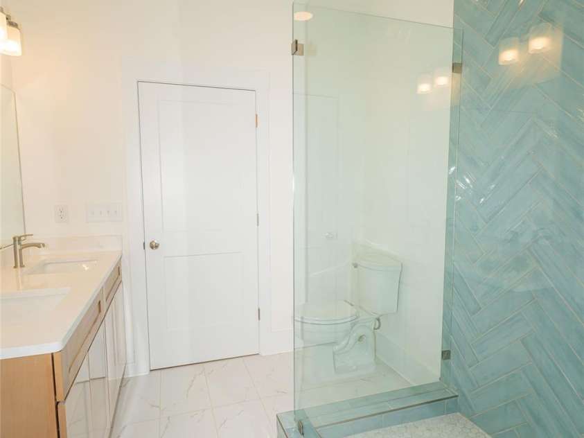 9818 Hood Road, Charlotte, NC 28215.  MLS# CAR4299430, YatesRealty ID 5545. 