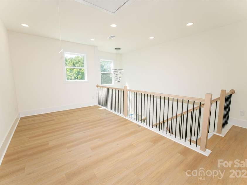 9818 Hood Road, Charlotte, NC 28215.  MLS# CAR4299430, YatesRealty ID 5545. 