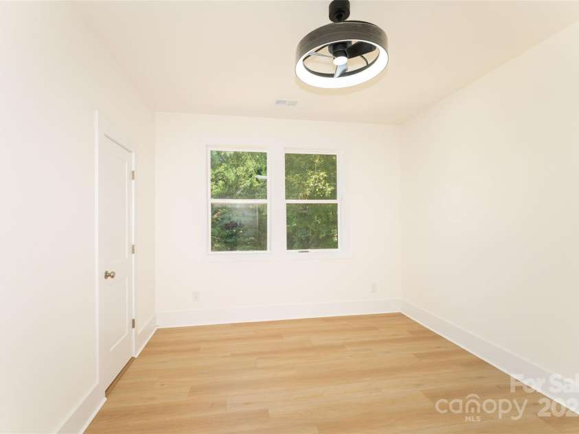 9818 Hood Road, Charlotte, NC 28215.  MLS# CAR4299430, YatesRealty ID 5545. 