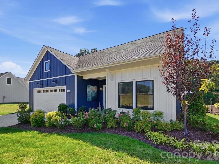 112 Alenda Lux Circle, Mooresville, NC 28115.  MLS# CAR4431945, YatesRealty ID 55454. 