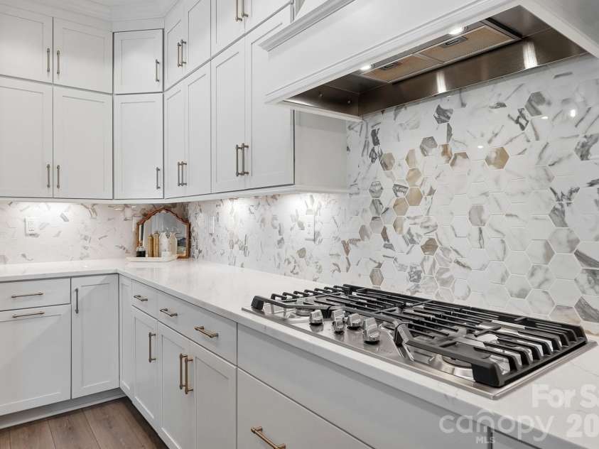 112 Alenda Lux Circle, Mooresville, NC 28115.  MLS# CAR4431945, YatesRealty ID 55454. 