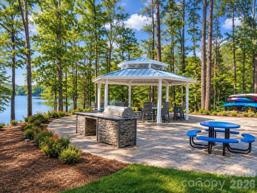 112 Alenda Lux Circle, Mooresville, NC 28115.  MLS# CAR4431945, YatesRealty ID 55454. 