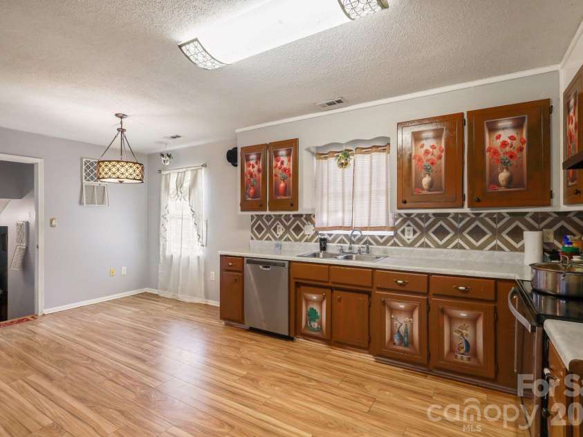 938 Lyndsey Brooke Court, Lincolnton, NC 28092.  MLS# CAR4429655, YatesRealty ID 55458. 