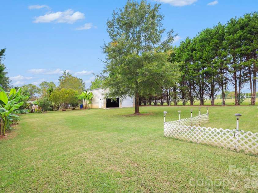 938 Lyndsey Brooke Court, Lincolnton, NC 28092.  MLS# CAR4429655, YatesRealty ID 55458. 