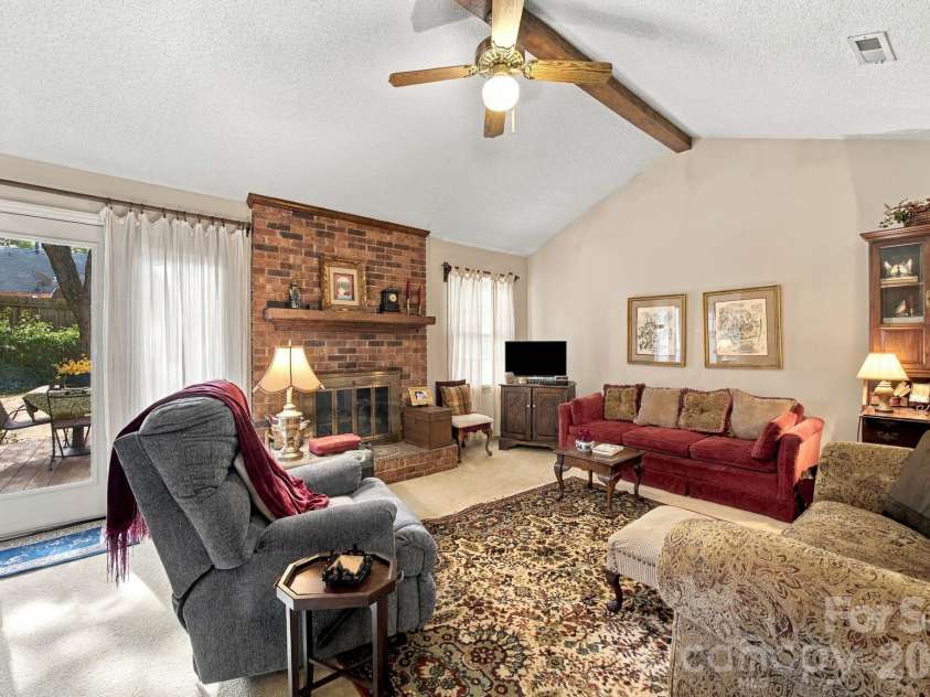 7136 Spring Morning Lane, Charlotte, NC 28227.  MLS# CAR4431996, YatesRealty ID 55459. 