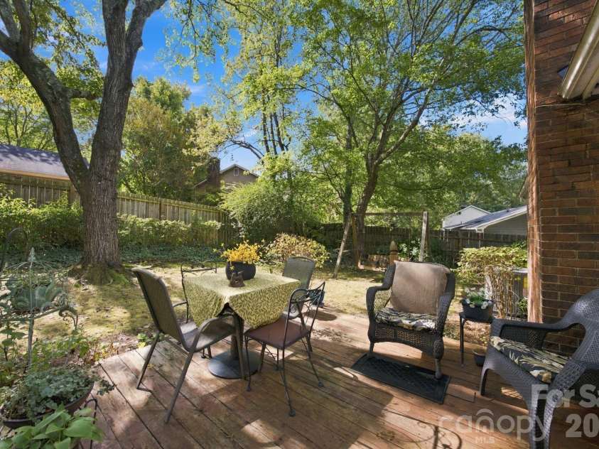 7136 Spring Morning Lane, Charlotte, NC 28227.  MLS# CAR4431996, YatesRealty ID 55459. 