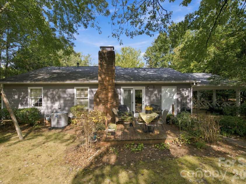 7136 Spring Morning Lane, Charlotte, NC 28227.  MLS# CAR4431996, YatesRealty ID 55459. 