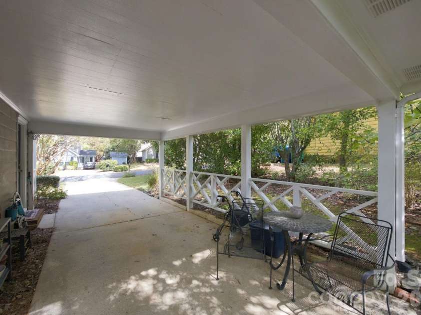 7136 Spring Morning Lane, Charlotte, NC 28227.  MLS# CAR4431996, YatesRealty ID 55459. 