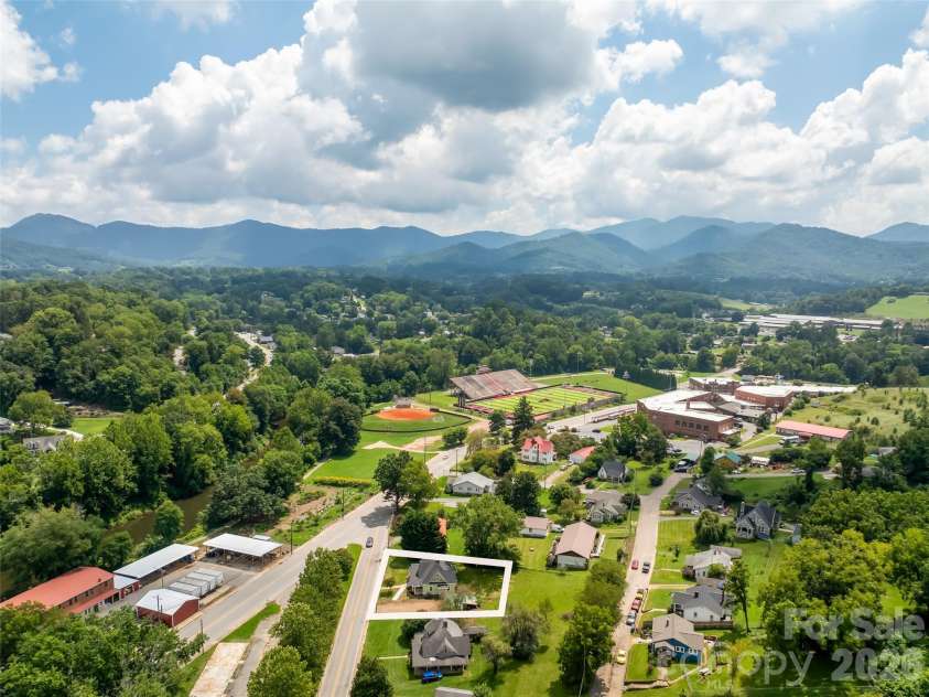 172 Reed Street, Canton, NC 28716.  MLS# CAR4296110, YatesRealty ID 5546. Convenient location