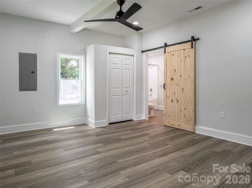 172 Reed Street, Canton, NC 28716.  MLS# CAR4296110, YatesRealty ID 5546. Ensuite bathroom