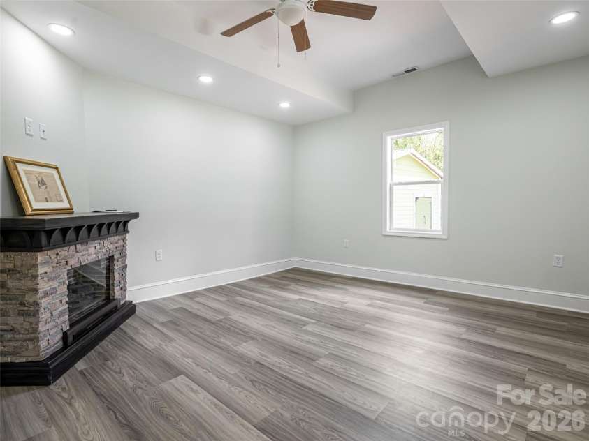 172 Reed Street, Canton, NC 28716.  MLS# CAR4296110, YatesRealty ID 5546. New flooring