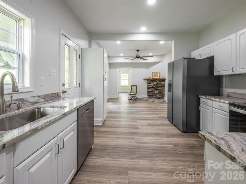 172 Reed Street, Canton, NC 28716.  MLS# CAR4296110, YatesRealty ID 5546. Open flowing spaces