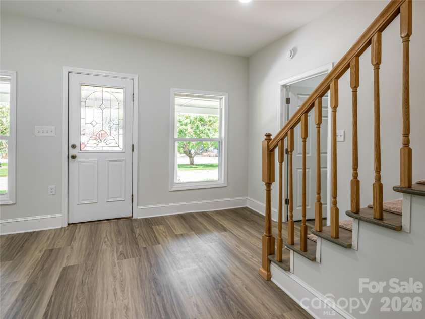 172 Reed Street, Canton, NC 28716.  MLS# CAR4296110, YatesRealty ID 5546. Open Foyer