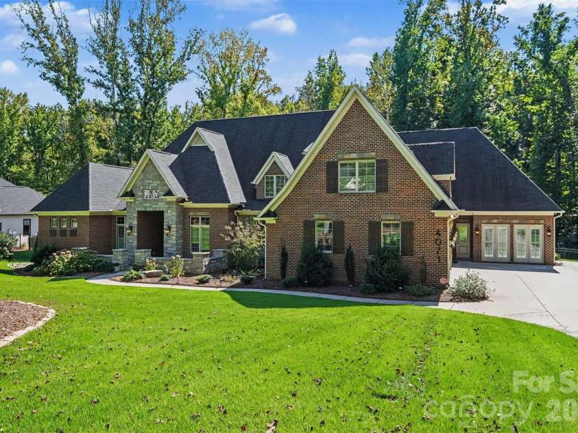 4071 Poplar Ridge Drive, Fort Mill, SC 29715.  MLS# CAR4430691, YatesRealty ID 55460. 
