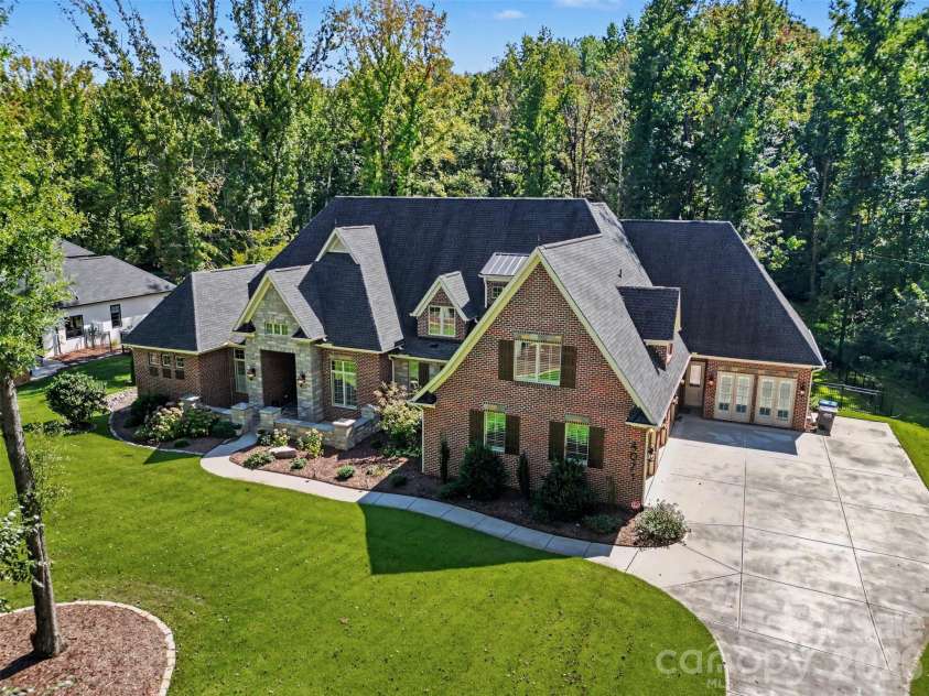 4071 Poplar Ridge Drive, Fort Mill, SC 29715.  MLS# CAR4430691, YatesRealty ID 55460. 