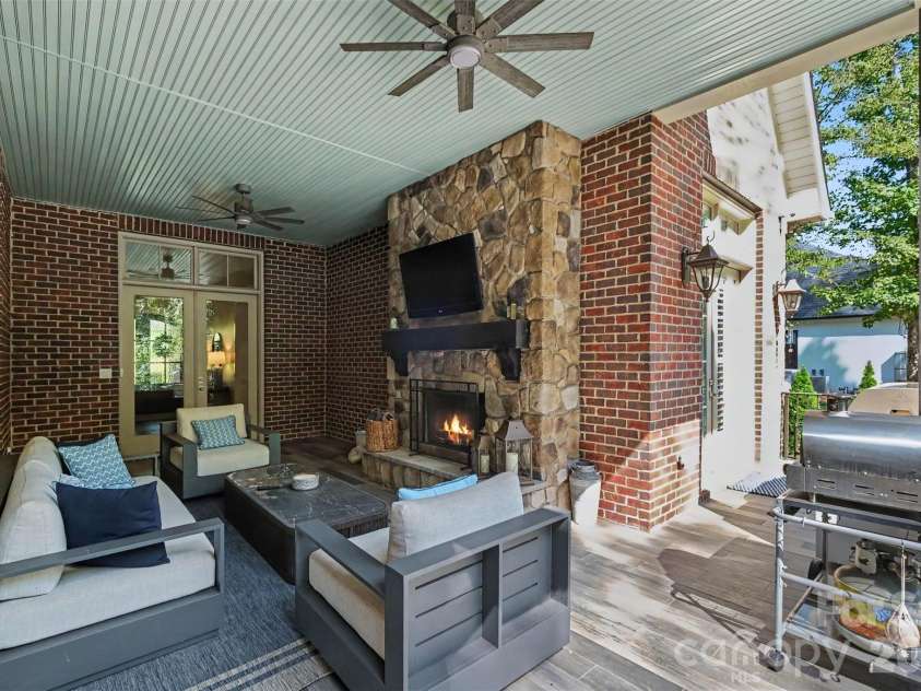 4071 Poplar Ridge Drive, Fort Mill, SC 29715.  MLS# CAR4430691, YatesRealty ID 55460. 