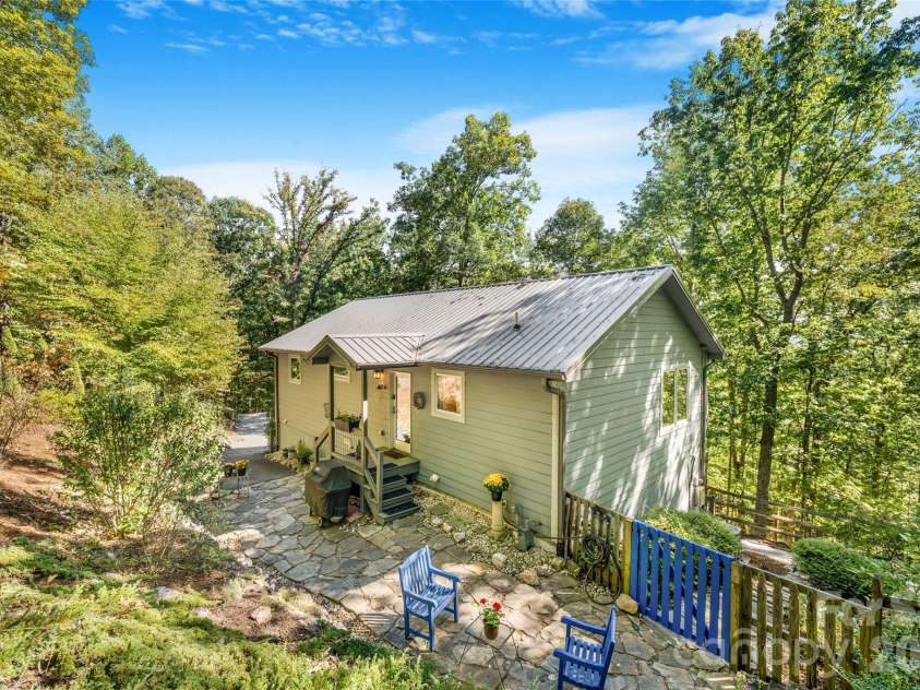 115 Laurel Wood Drive, Mars Hill, NC 28754.  MLS# CAR4431079, YatesRealty ID 55464. 