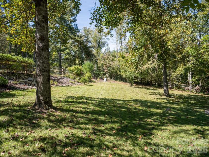 2 Song Bird Lane, Weaverville, NC 28787.  MLS# CAR4432351, YatesRealty ID 55466. 