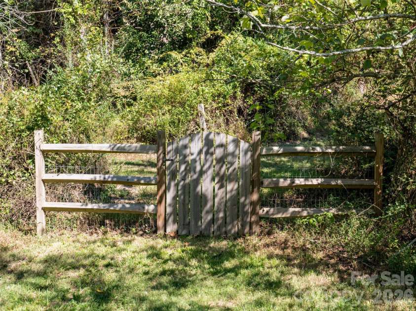 2 Song Bird Lane, Weaverville, NC 28787.  MLS# CAR4432351, YatesRealty ID 55466. 