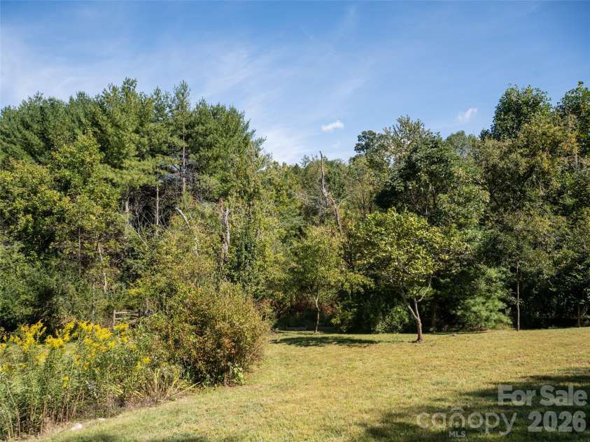 2 Song Bird Lane, Weaverville, NC 28787.  MLS# CAR4432351, YatesRealty ID 55466. 
