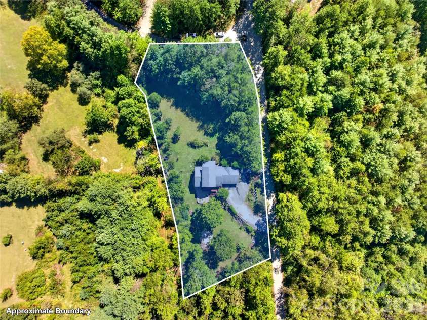 2 Song Bird Lane, Weaverville, NC 28787.  MLS# CAR4432351, YatesRealty ID 55466. 