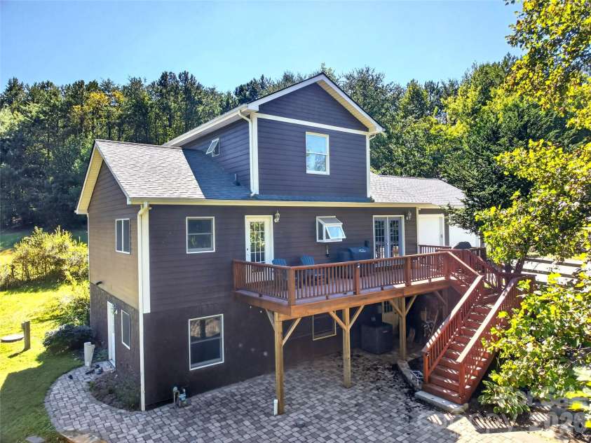 2 Song Bird Lane, Weaverville, NC 28787.  MLS# CAR4432351, YatesRealty ID 55466. 