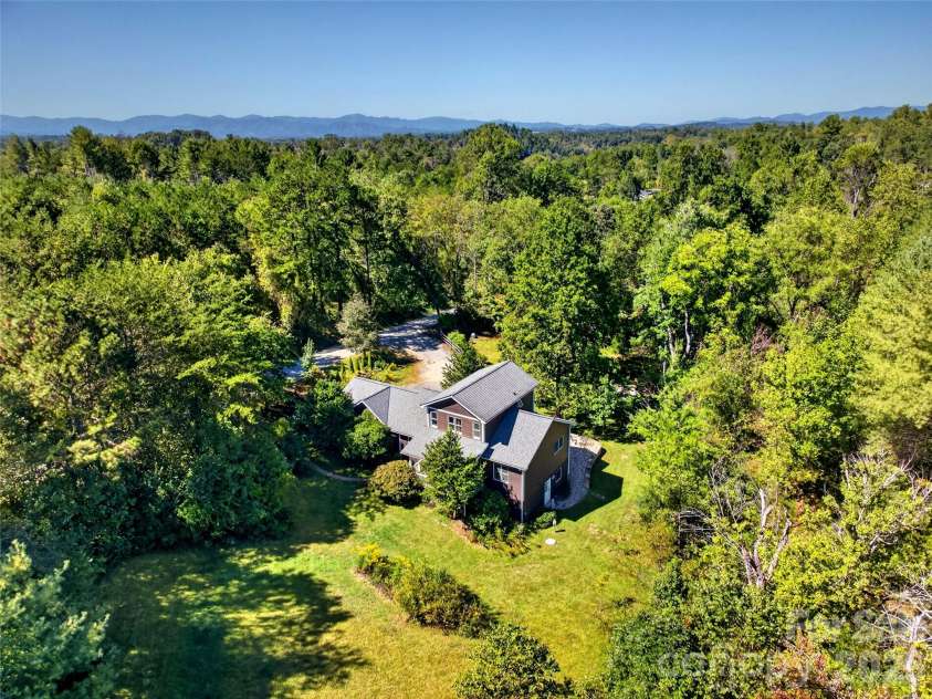 2 Song Bird Lane, Weaverville, NC 28787.  MLS# CAR4432351, YatesRealty ID 55466. 
