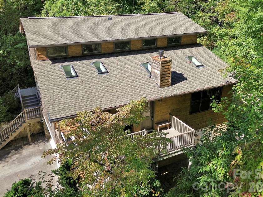 266 Independence Boulevard, Asheville, NC 28805.  MLS# CAR4431504, YatesRealty ID 55469. 