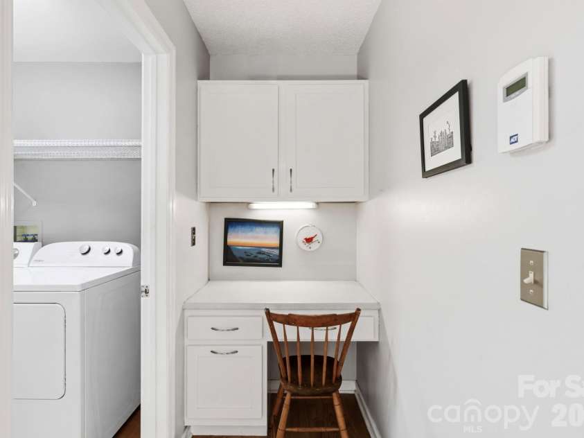 266 Independence Boulevard, Asheville, NC 28805.  MLS# CAR4431504, YatesRealty ID 55469. 