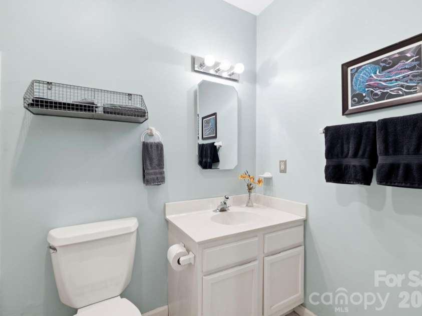 266 Independence Boulevard, Asheville, NC 28805.  MLS# CAR4431504, YatesRealty ID 55469. 