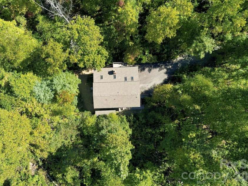 266 Independence Boulevard, Asheville, NC 28805.  MLS# CAR4431504, YatesRealty ID 55469. 