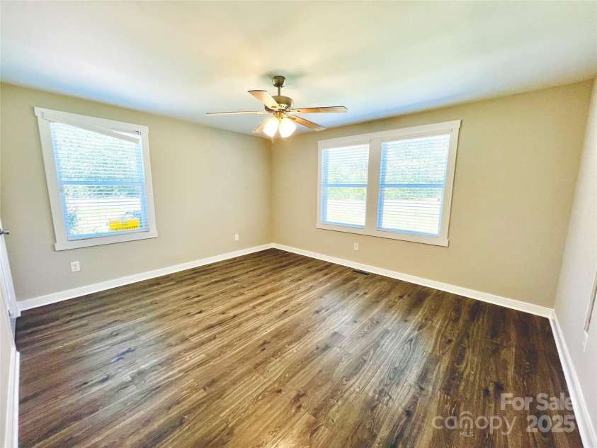 2801 Cowles Road, Charlotte, NC 28208.  MLS# CAR4209924, YatesRealty ID 5547. 