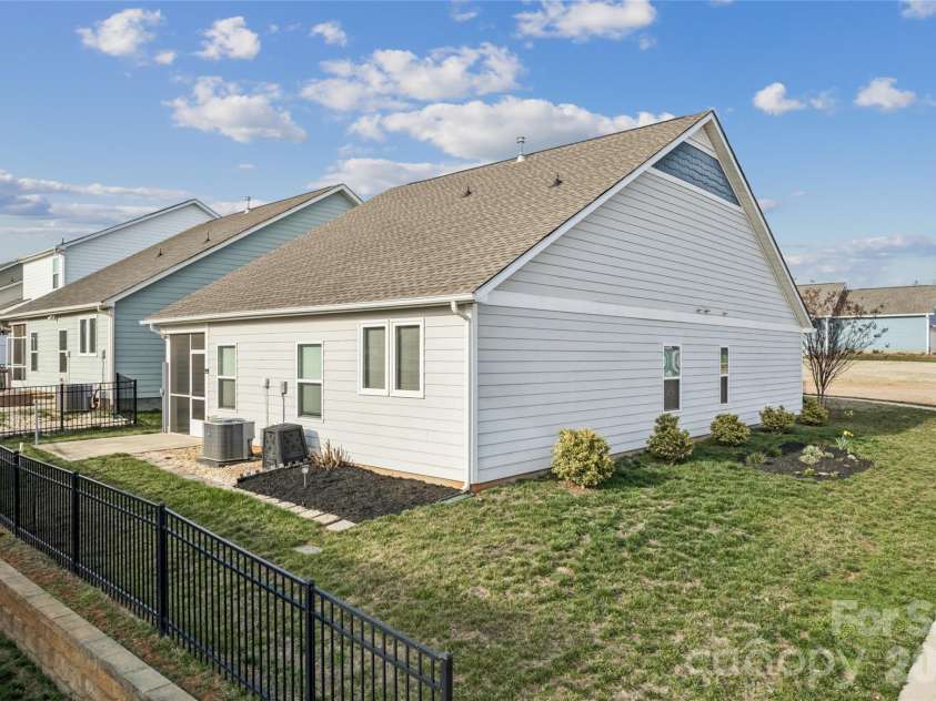 50139 Robins Nest Lane, Lancaster, SC 29720.  MLS# CAR4353295, YatesRealty ID 5547. 