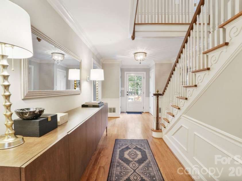 4800 Rockview Court, Charlotte, NC 28226.  MLS# CAR4431140, YatesRealty ID 55471. Long Sight Lines