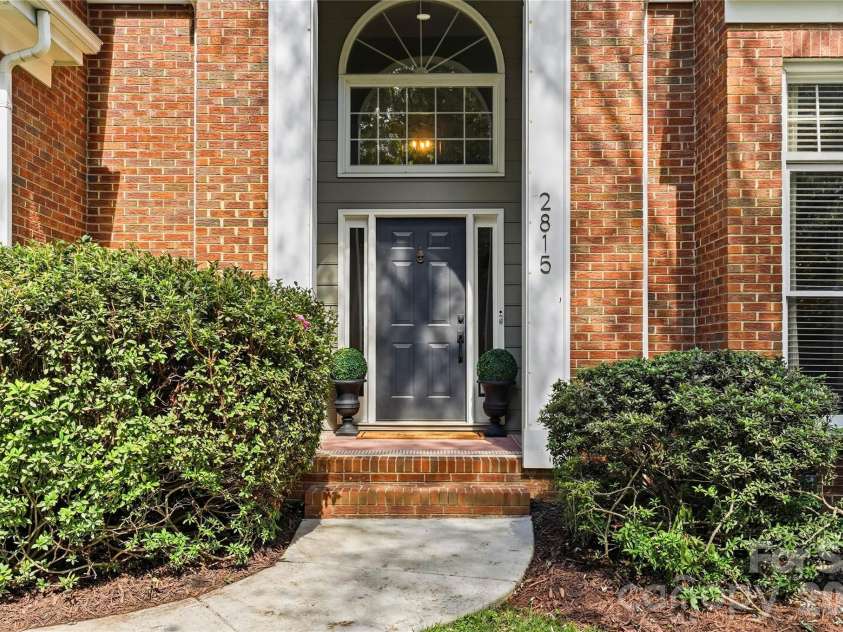 2815 Winghaven Lane, Charlotte, NC 28210.  MLS# CAR4432199, YatesRealty ID 55473. 