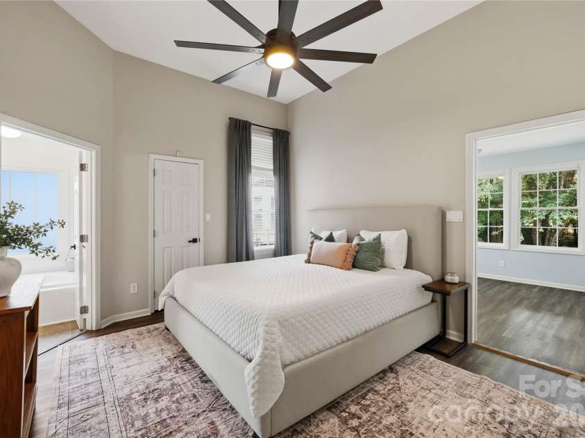 2815 Winghaven Lane, Charlotte, NC 28210.  MLS# CAR4432199, YatesRealty ID 55473. 