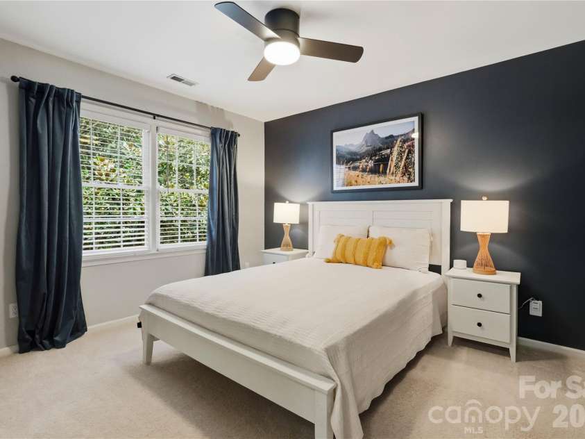 2815 Winghaven Lane, Charlotte, NC 28210.  MLS# CAR4432199, YatesRealty ID 55473. 