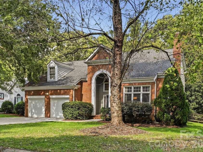 2815 Winghaven Lane, Charlotte, NC 28210.  MLS# CAR4432199, YatesRealty ID 55473. 