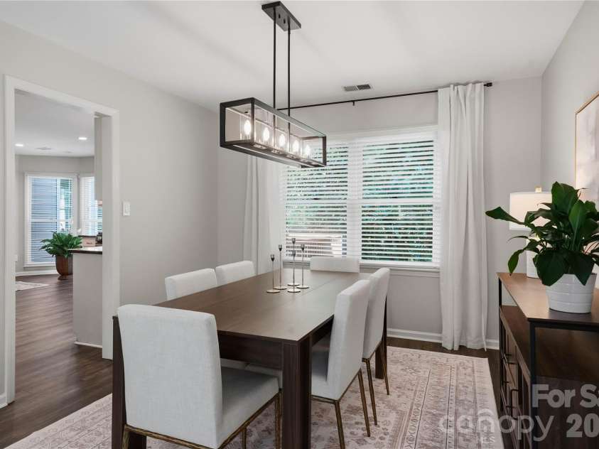 2815 Winghaven Lane, Charlotte, NC 28210.  MLS# CAR4432199, YatesRealty ID 55473. 