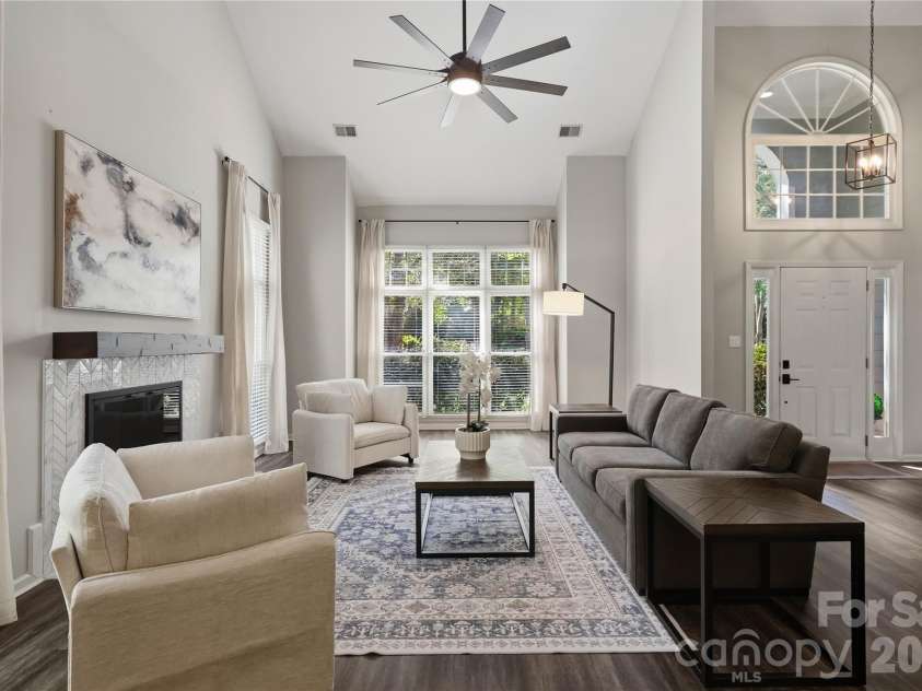 2815 Winghaven Lane, Charlotte, NC 28210.  MLS# CAR4432199, YatesRealty ID 55473. 
