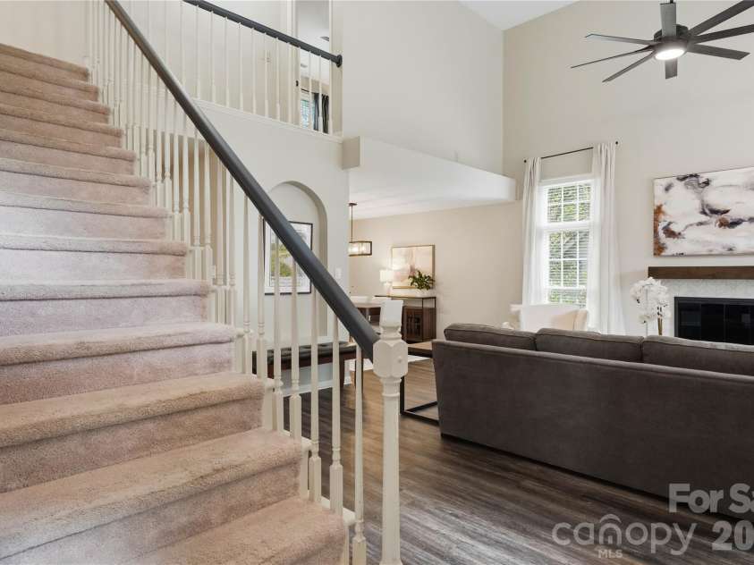 2815 Winghaven Lane, Charlotte, NC 28210.  MLS# CAR4432199, YatesRealty ID 55473. 
