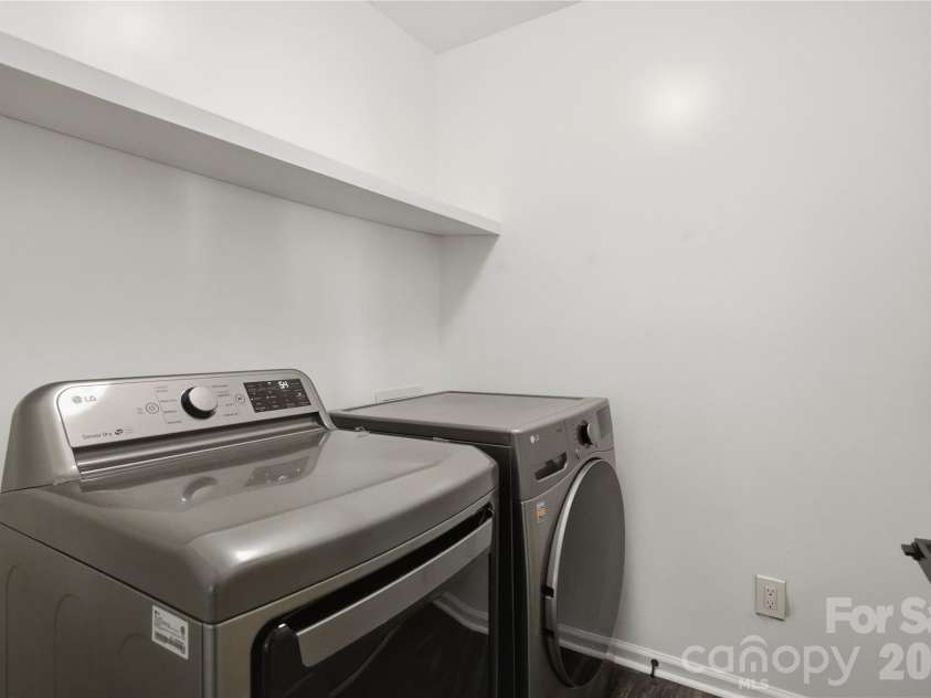 2815 Winghaven Lane, Charlotte, NC 28210.  MLS# CAR4432199, YatesRealty ID 55473. 