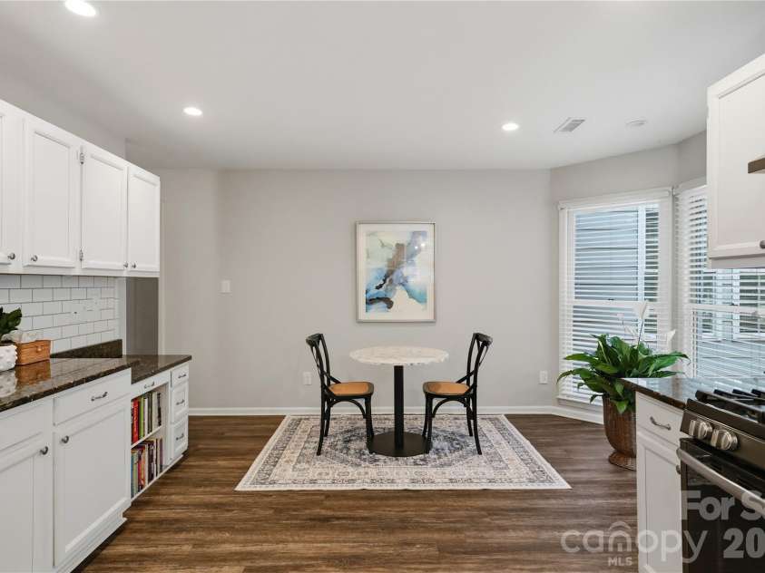 2815 Winghaven Lane, Charlotte, NC 28210.  MLS# CAR4432199, YatesRealty ID 55473. 
