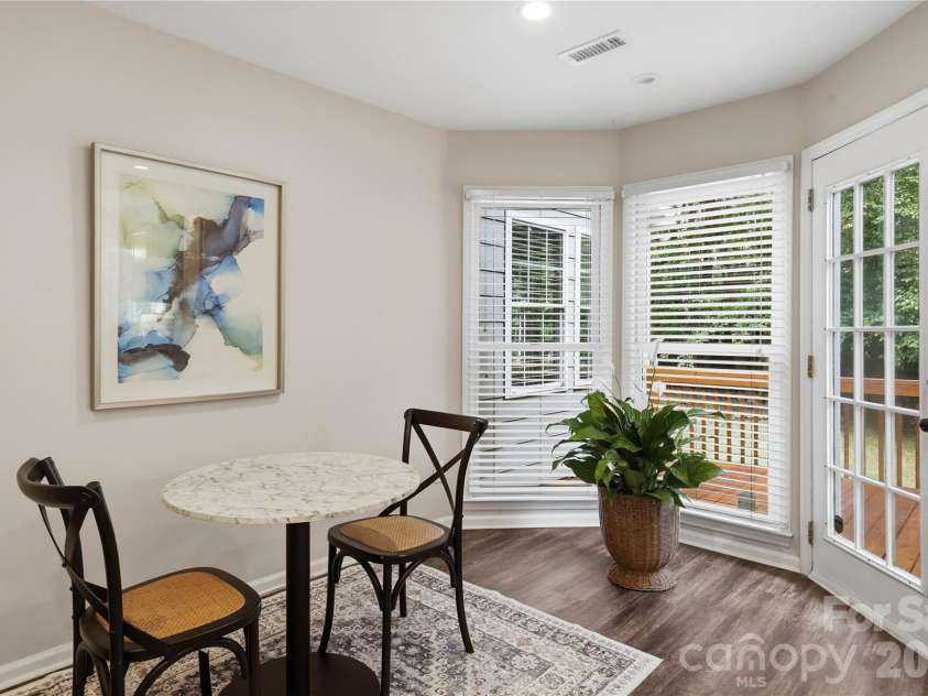 2815 Winghaven Lane, Charlotte, NC 28210.  MLS# CAR4432199, YatesRealty ID 55473. 